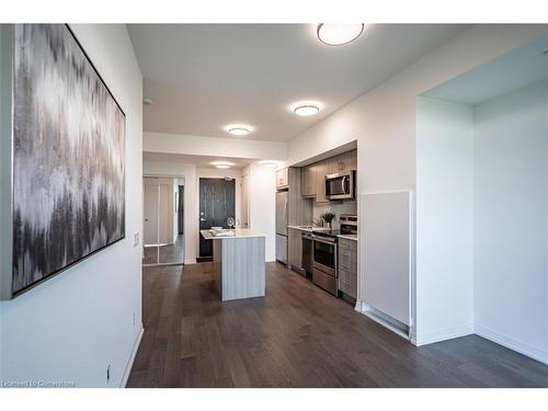 608-7711 Green Vista Gate, Niagara Falls, ON - Indoor Photo Showing Kitchen