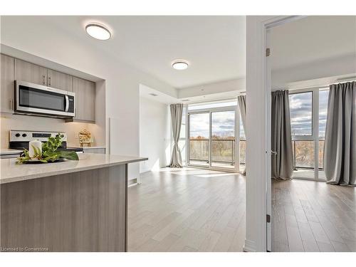 608-7711 Green Vista Gate, Niagara Falls, ON - Indoor Photo Showing Kitchen