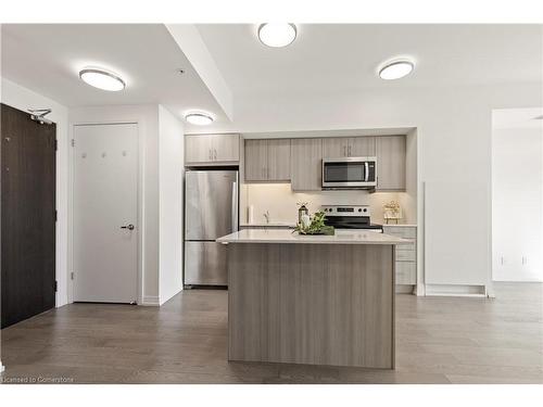 608-7711 Green Vista Gate, Niagara Falls, ON - Indoor Photo Showing Kitchen