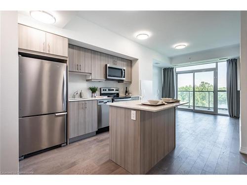 608-7711 Green Vista Gate, Niagara Falls, ON - Indoor Photo Showing Kitchen