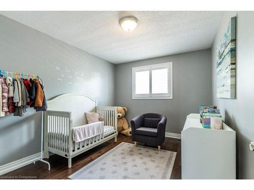 698 Acadia Drive, Hamilton, ON - Indoor Photo Showing Bedroom