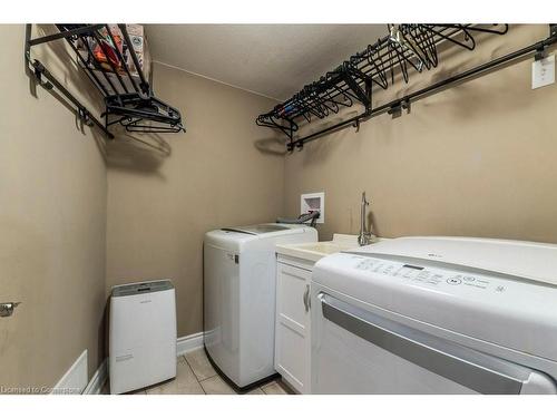 698 Acadia Drive, Hamilton, ON - Indoor Photo Showing Laundry Room