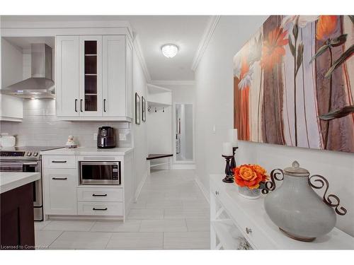 102-257 Millen Road, Stoney Creek, ON - Indoor Photo Showing Kitchen