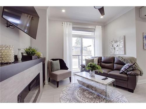 102-257 Millen Road, Stoney Creek, ON - Indoor Photo Showing Living Room