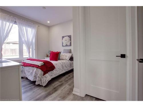 102-257 Millen Road, Stoney Creek, ON - Indoor Photo Showing Bedroom