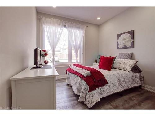 102-257 Millen Road, Stoney Creek, ON - Indoor Photo Showing Bedroom