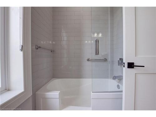 102-257 Millen Road, Stoney Creek, ON - Indoor Photo Showing Bathroom