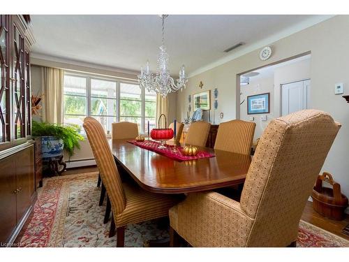 90 Robinhood Drive, Dundas, ON - Indoor Photo Showing Dining Room