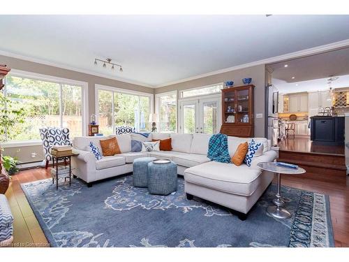 90 Robinhood Drive, Dundas, ON - Indoor Photo Showing Living Room