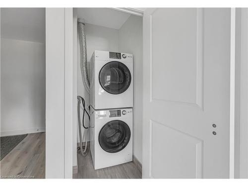 707-2007 James Street, Burlington, ON - Indoor Photo Showing Laundry Room