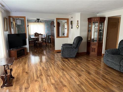 371 Brooklin Road, Haldimand, ON - Indoor Photo Showing Living Room