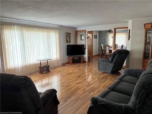 371 Brooklin Road, Haldimand, ON - Indoor Photo Showing Living Room