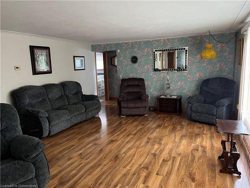 371 Brooklin Road, Haldimand, ON - Indoor Photo Showing Living Room