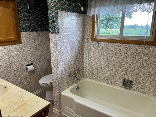 371 Brooklin Road, Haldimand, ON - Indoor Photo Showing Bathroom