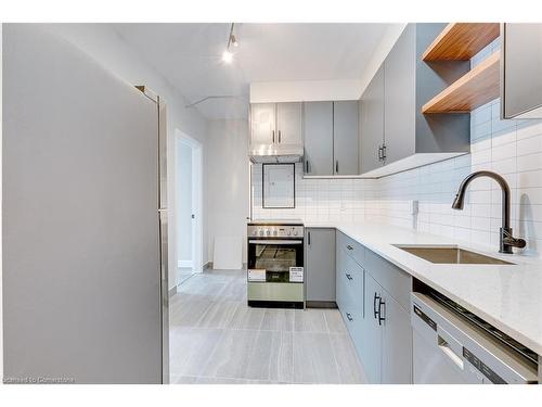 10-642 Hamilton Road, London, ON - Indoor Photo Showing Kitchen With Upgraded Kitchen