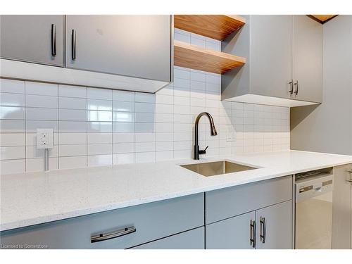 10-642 Hamilton Road, London, ON - Indoor Photo Showing Kitchen With Upgraded Kitchen