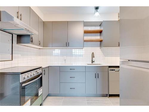 10-642 Hamilton Road, London, ON - Indoor Photo Showing Kitchen With Upgraded Kitchen