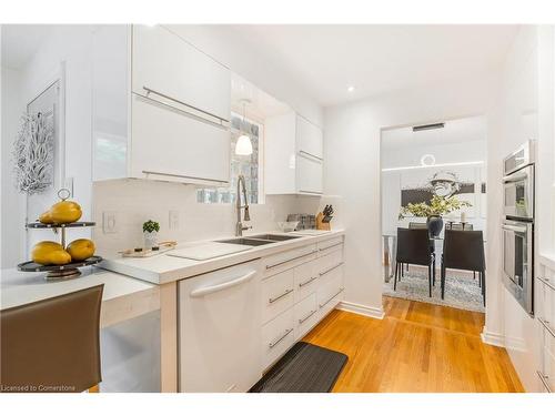 340 Southcote Road, Ancaster, ON - Indoor Photo Showing Kitchen With Double Sink With Upgraded Kitchen