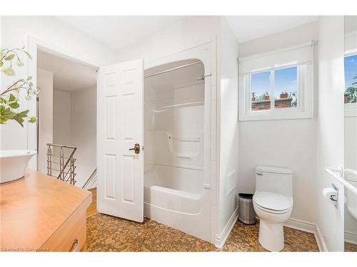 340 Southcote Road, Ancaster, ON - Indoor Photo Showing Bathroom