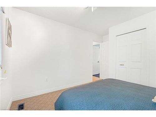 340 Southcote Road, Ancaster, ON - Indoor Photo Showing Bedroom