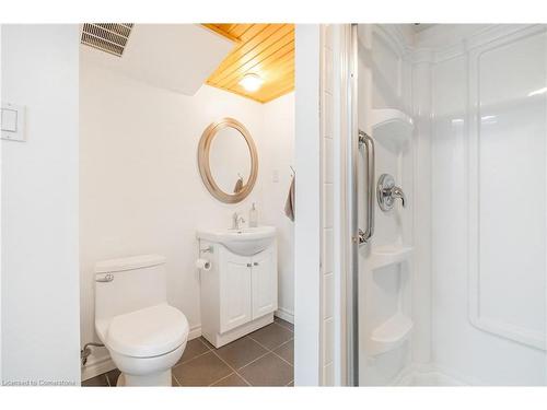 340 Southcote Road, Ancaster, ON - Indoor Photo Showing Bathroom