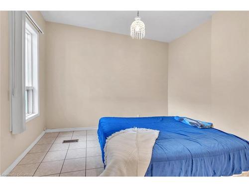 260 Bay Street N, Hamilton, ON - Indoor Photo Showing Bedroom