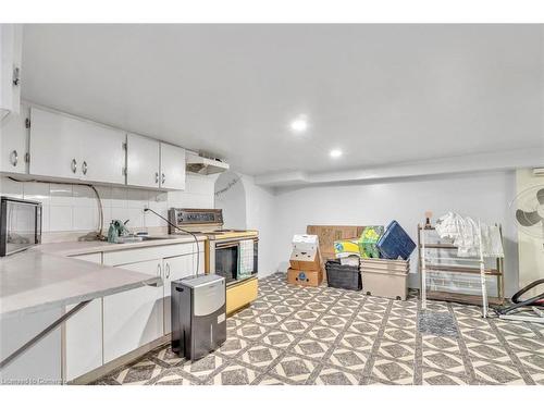 260 Bay Street N, Hamilton, ON - Indoor Photo Showing Kitchen