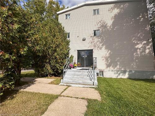 37 Bond Street S, Hamilton, ON - Outdoor