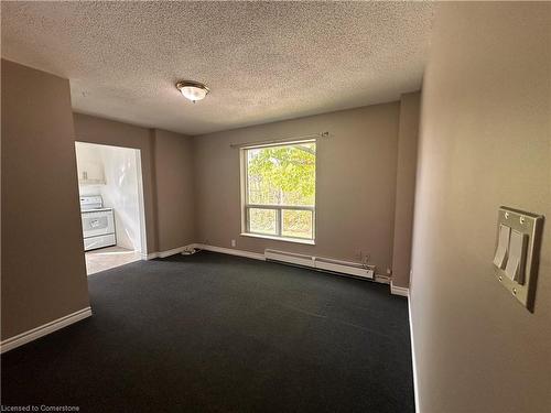 37 Bond Street S, Hamilton, ON - Indoor Photo Showing Other Room