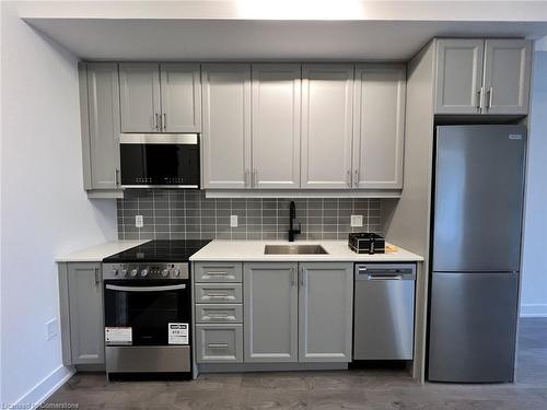 340-2343 Khalsa Gate, Oakville, ON - Indoor Photo Showing Kitchen