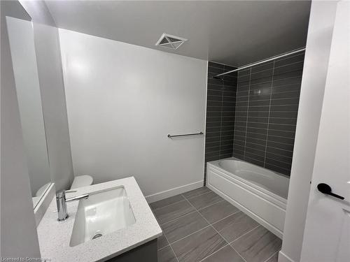 340-2343 Khalsa Gate, Oakville, ON - Indoor Photo Showing Bathroom