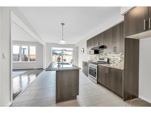 3 Kelso Drive, Caledonia, ON - Indoor Photo Showing Kitchen With Upgraded Kitchen