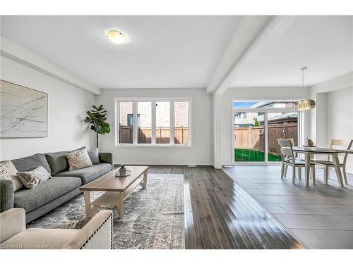 3 Kelso Drive, Caledonia, ON - Indoor Photo Showing Living Room