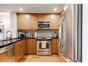 1604-551 Maple Avenue, Burlington, ON  - Indoor Photo Showing Kitchen 