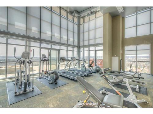 1604-551 Maple Avenue, Burlington, ON - Indoor Photo Showing Gym Room