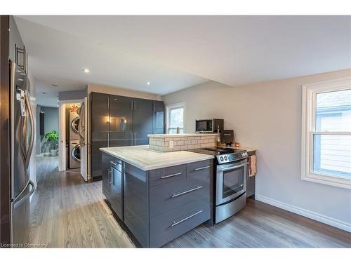 5 York Street, St. Catharines, ON - Indoor Photo Showing Kitchen