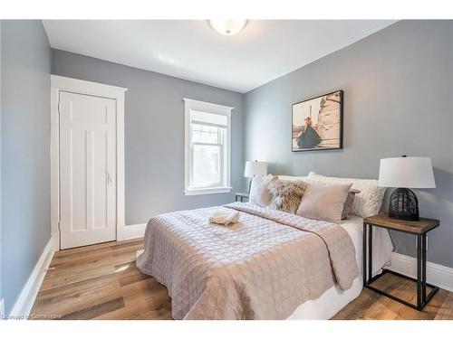 266 Stinson Crescent, Hamilton, ON - Indoor Photo Showing Bedroom