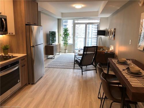 2007-20 George Street, Hamilton, ON - Indoor Photo Showing Kitchen