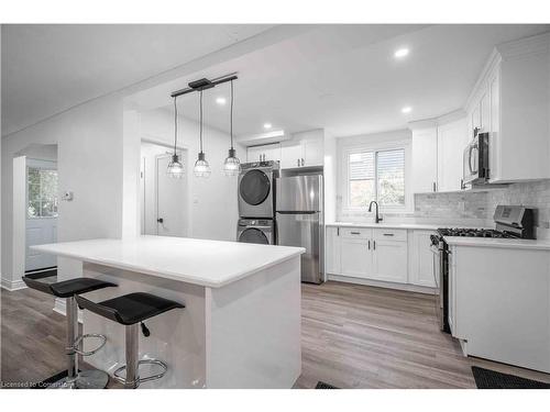 27 East 26Th Street, Hamilton, ON - Indoor Photo Showing Kitchen With Stainless Steel Kitchen With Upgraded Kitchen