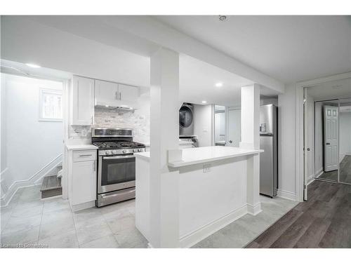 27 East 26Th Street, Hamilton, ON - Indoor Photo Showing Kitchen