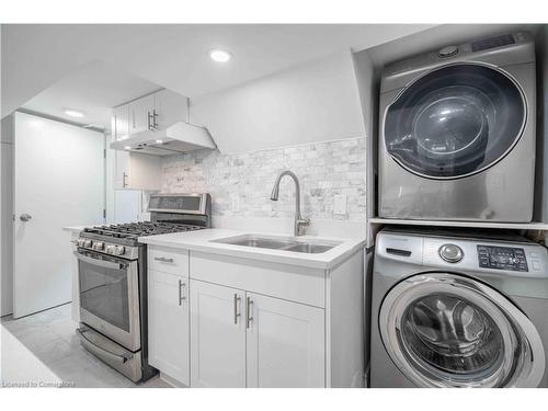 27 East 26Th Street, Hamilton, ON - Indoor Photo Showing Laundry Room