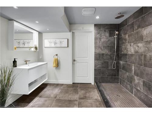 412 Annalee Drive, Ancaster, ON - Indoor Photo Showing Bathroom