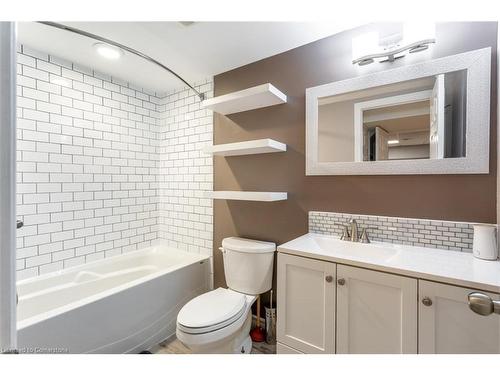 Lower-172 Berkindale Drive, Hamilton, ON - Indoor Photo Showing Bathroom