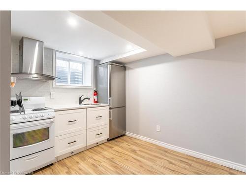 Lower-172 Berkindale Drive, Hamilton, ON - Indoor Photo Showing Kitchen