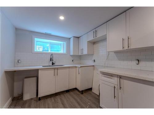 Lower-333 East 28Th Street, Hamilton, ON - Indoor Photo Showing Kitchen