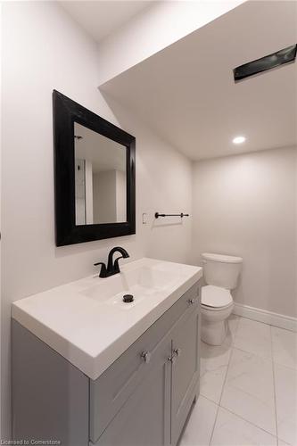 Lower-333 East 28Th Street, Hamilton, ON - Indoor Photo Showing Bathroom