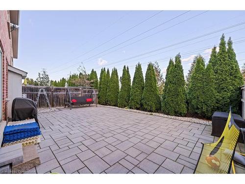 3047 Ferguson Drive, Burlington, ON - Outdoor