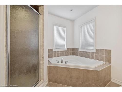 3047 Ferguson Drive, Burlington, ON - Indoor Photo Showing Bathroom