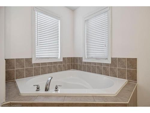 3047 Ferguson Drive, Burlington, ON - Indoor Photo Showing Bathroom