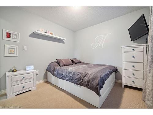 3047 Ferguson Drive, Burlington, ON - Indoor Photo Showing Bedroom